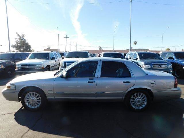 Used 2010 Mercury Grand Marquis LS image 4