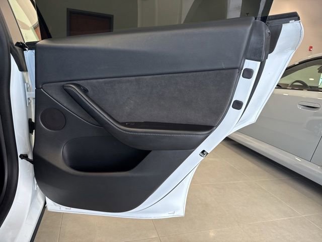 Used 2021 Tesla Model Y Long Range image 44