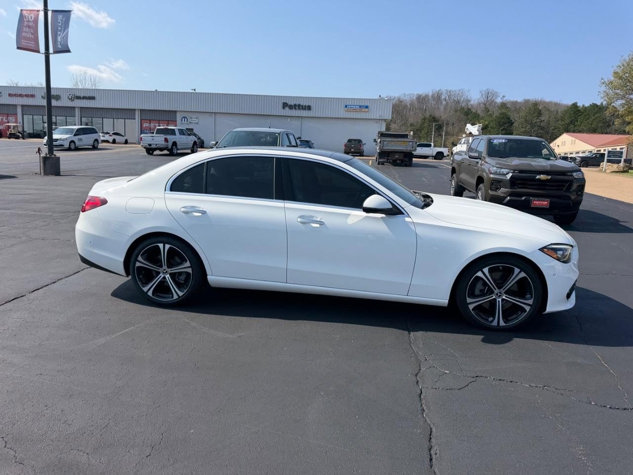 Used 2025 Mercedes-Benz C 300 4MATIC Sedan image 2