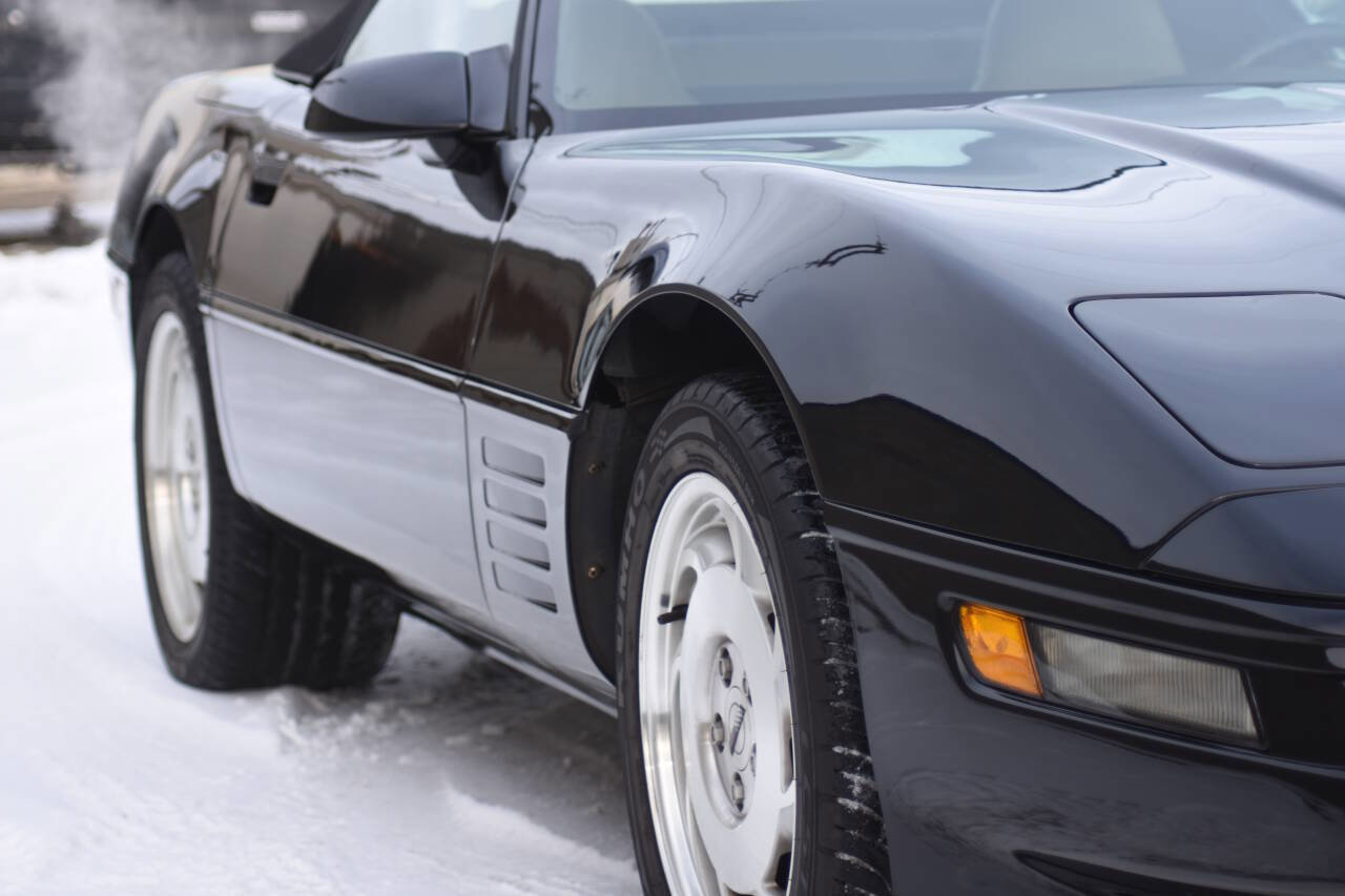 Used 1994 Chevrolet Corvette Convertible image 9
