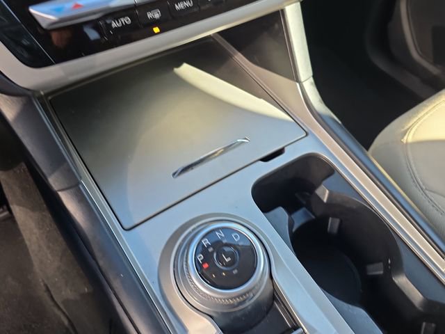 Used 2022 Ford Explorer XLT image 26