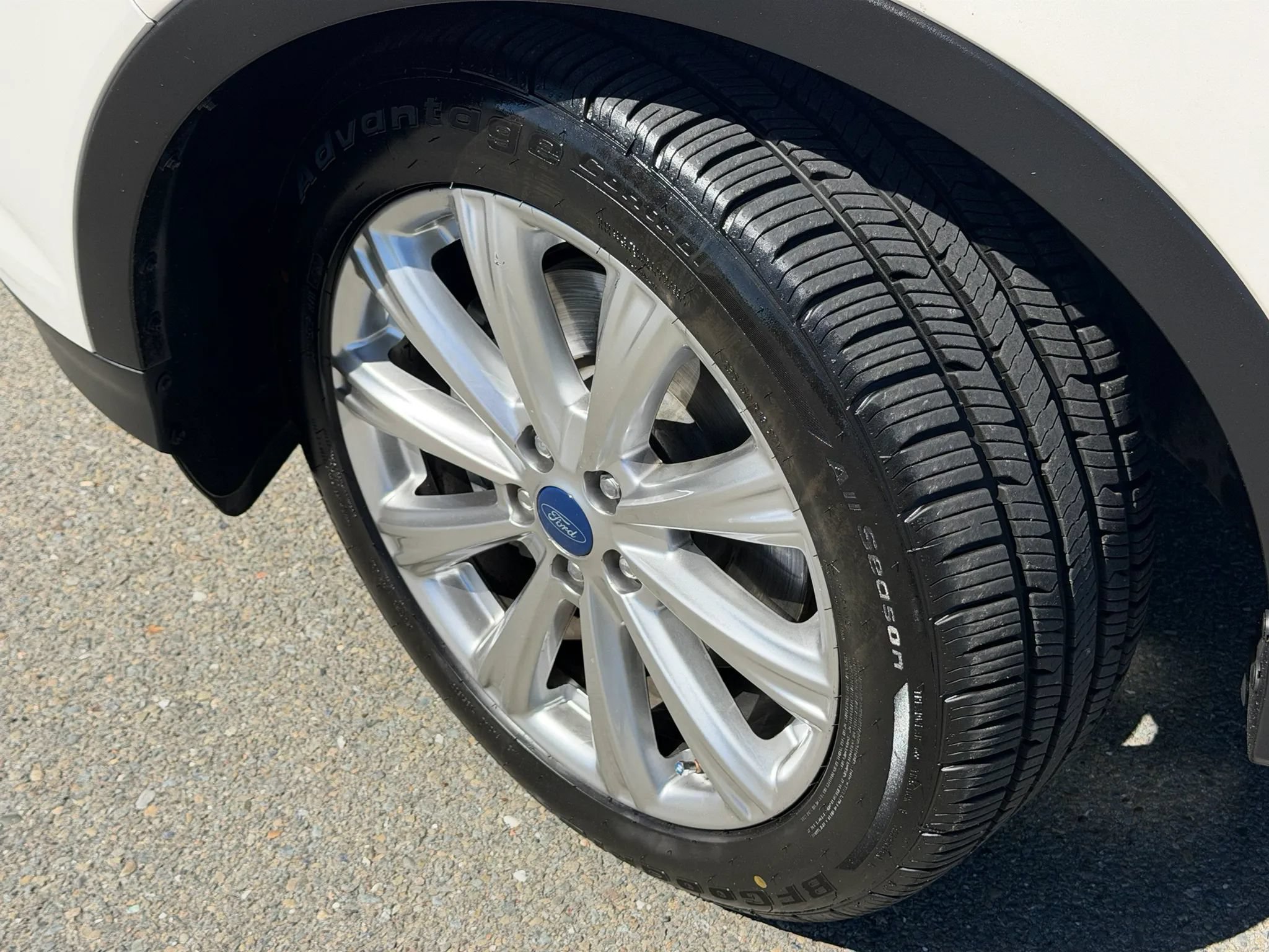 Used 2017 Ford Escape Titanium FWD image 5