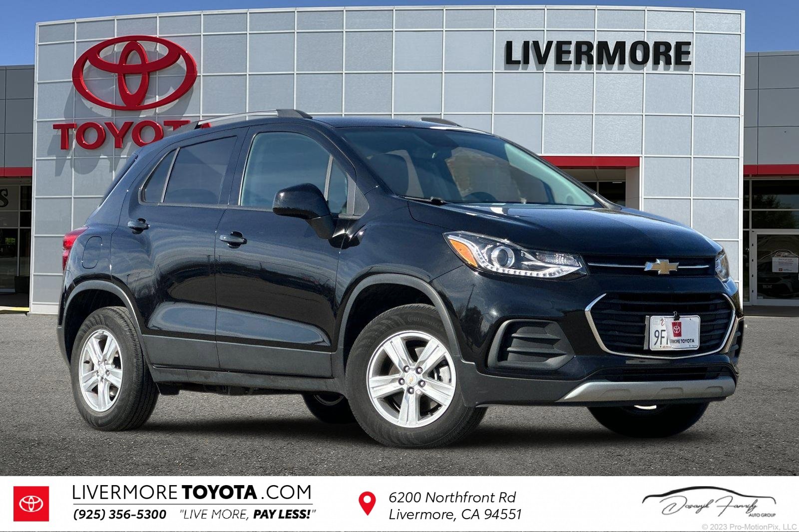 Used 2022 Chevrolet Trax LT w/ LT Convenience Package image 1