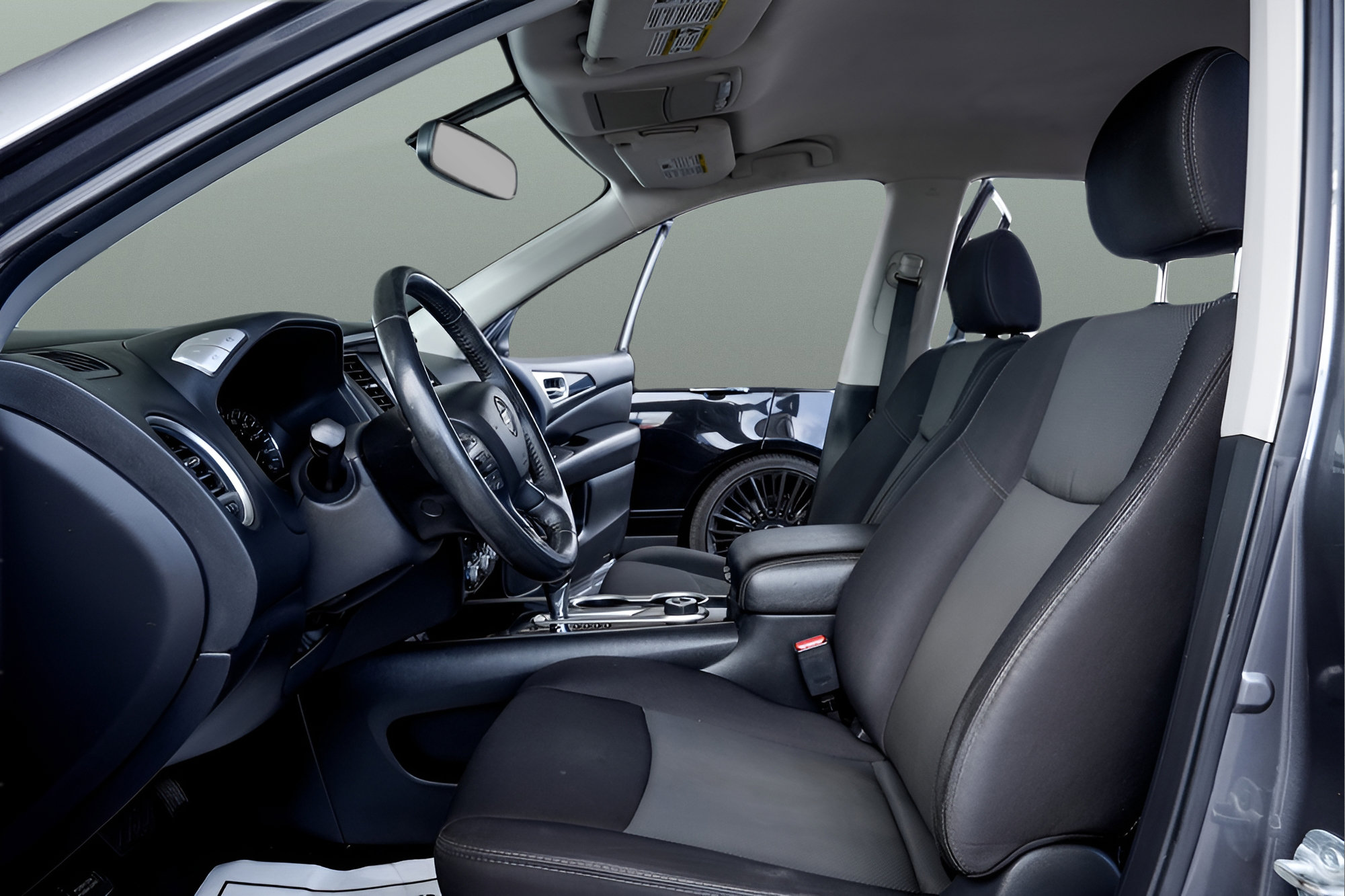 Used 2019 Nissan Pathfinder SV AWD/4WD image 10