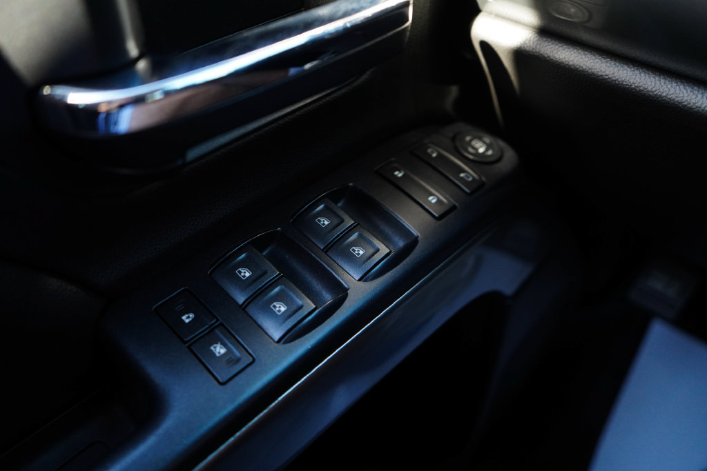 Used 2018 Chevrolet Silverado 1500 LT w/ All Star Edition AWD/4WD image 30