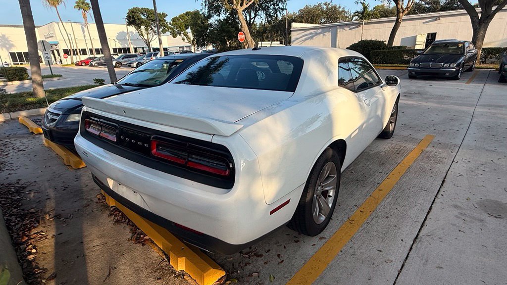 Used 2019 Dodge Challenger SXT RWD image 11
