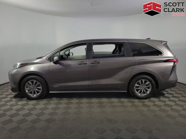 Used 2021 Toyota Sienna LE FWD image 4