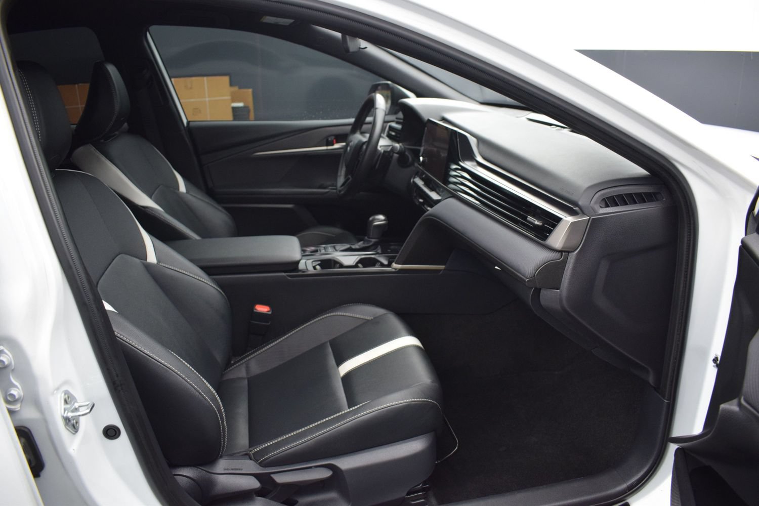 Used 2026 Toyota Camry SE FWD image 10