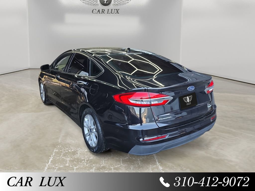 Used 2020 Ford Fusion SE image 16