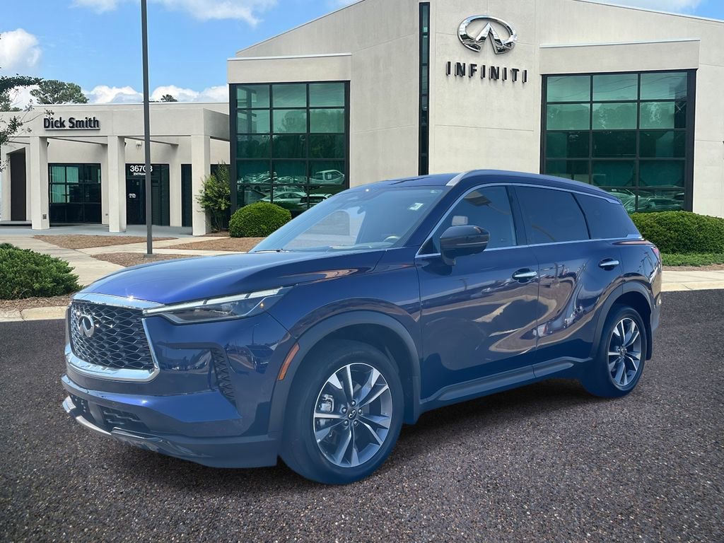 Used 2025 INFINITI QX60 Luxe w/ Vision Package image 3