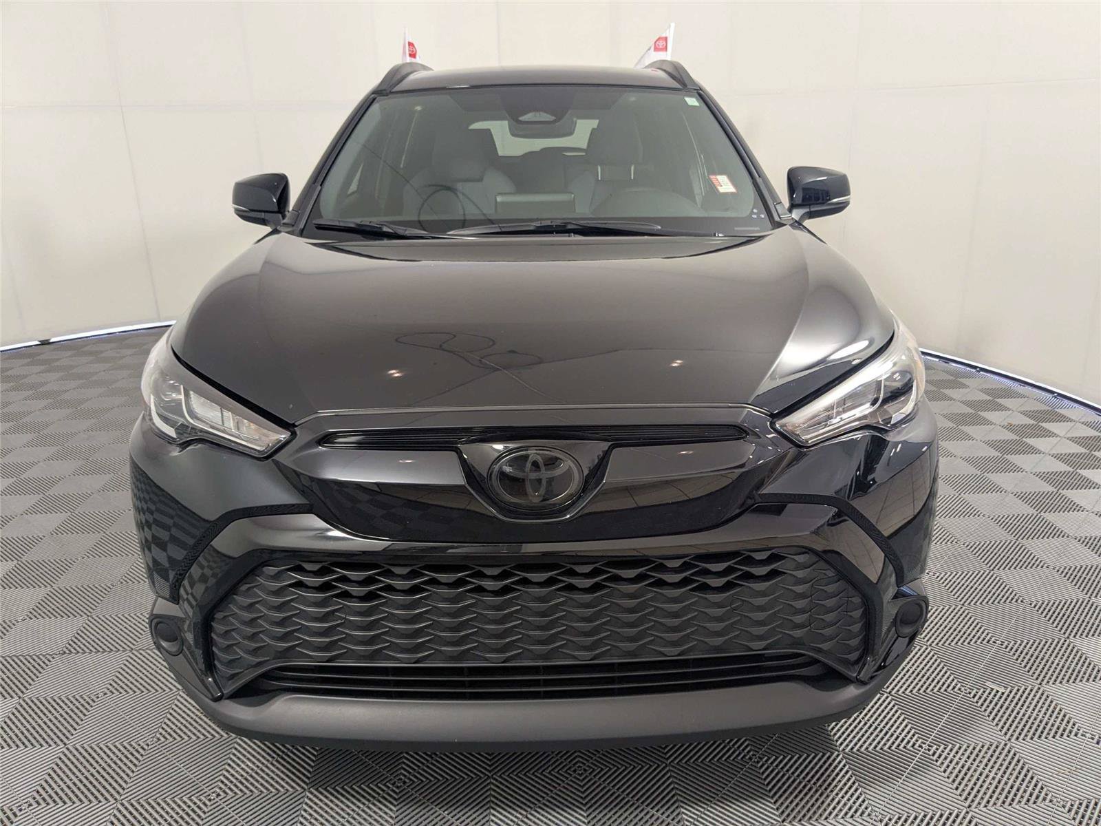 Used 2024 Toyota Corolla Cross AWD Hybrid image 3