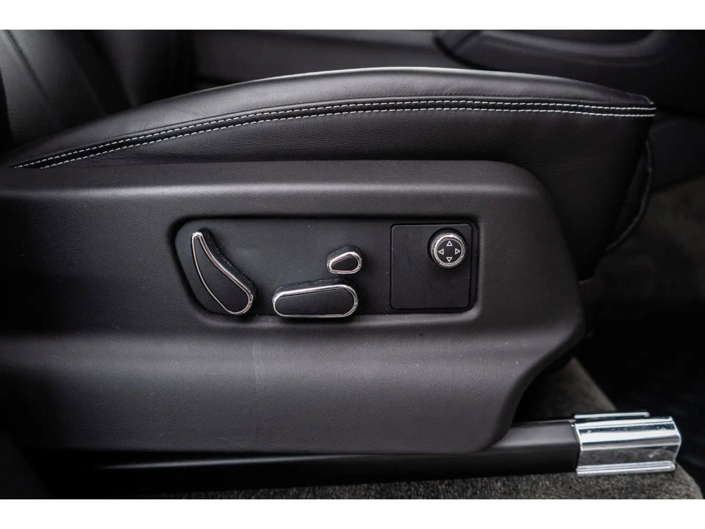 Certified 2022 Bentley Bentayga image 43