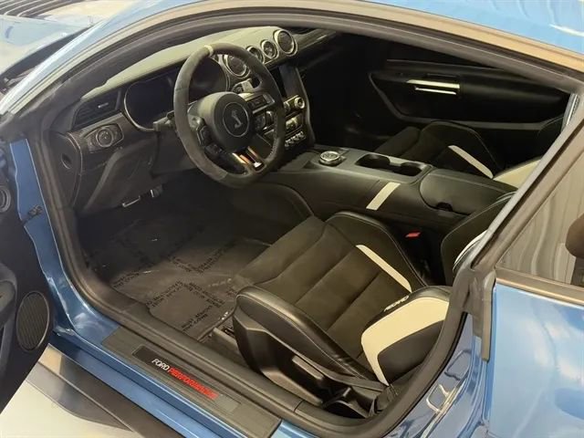 Used 2021 Ford Mustang Shelby GT500 w/ Carbon Fiber Track Pack RWD image 12
