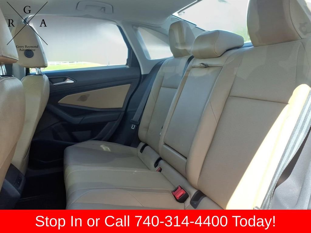Used 2020 Volkswagen Jetta SE w/ SE Cold Weather Package FWD image 11