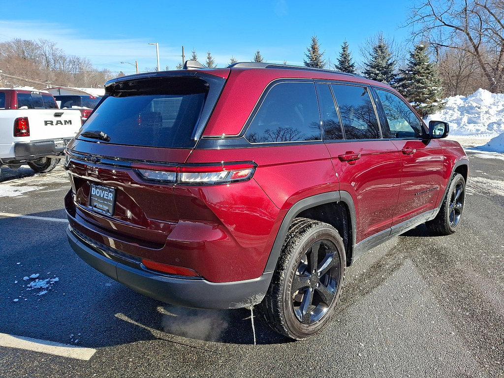 Certified 2024 Jeep Grand Cherokee Altitude image 25