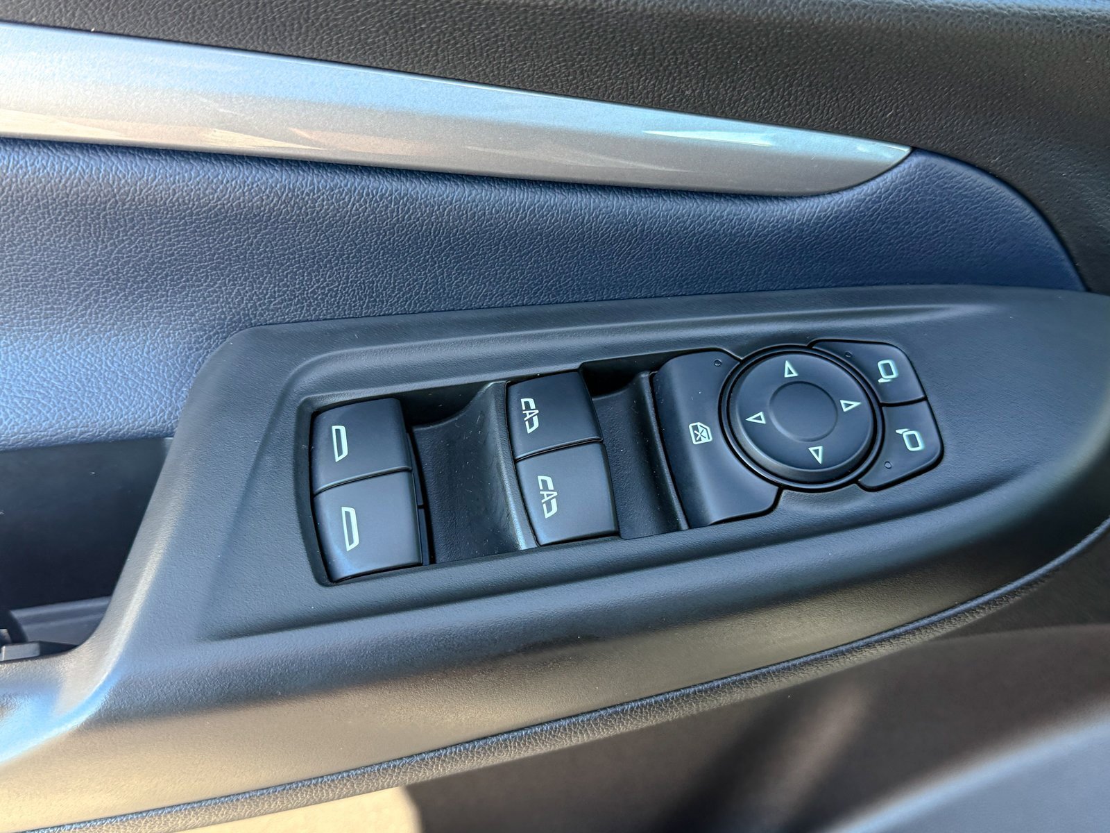 Used 2022 Chevrolet Bolt EUV Premier w/ Launch Edition image 22