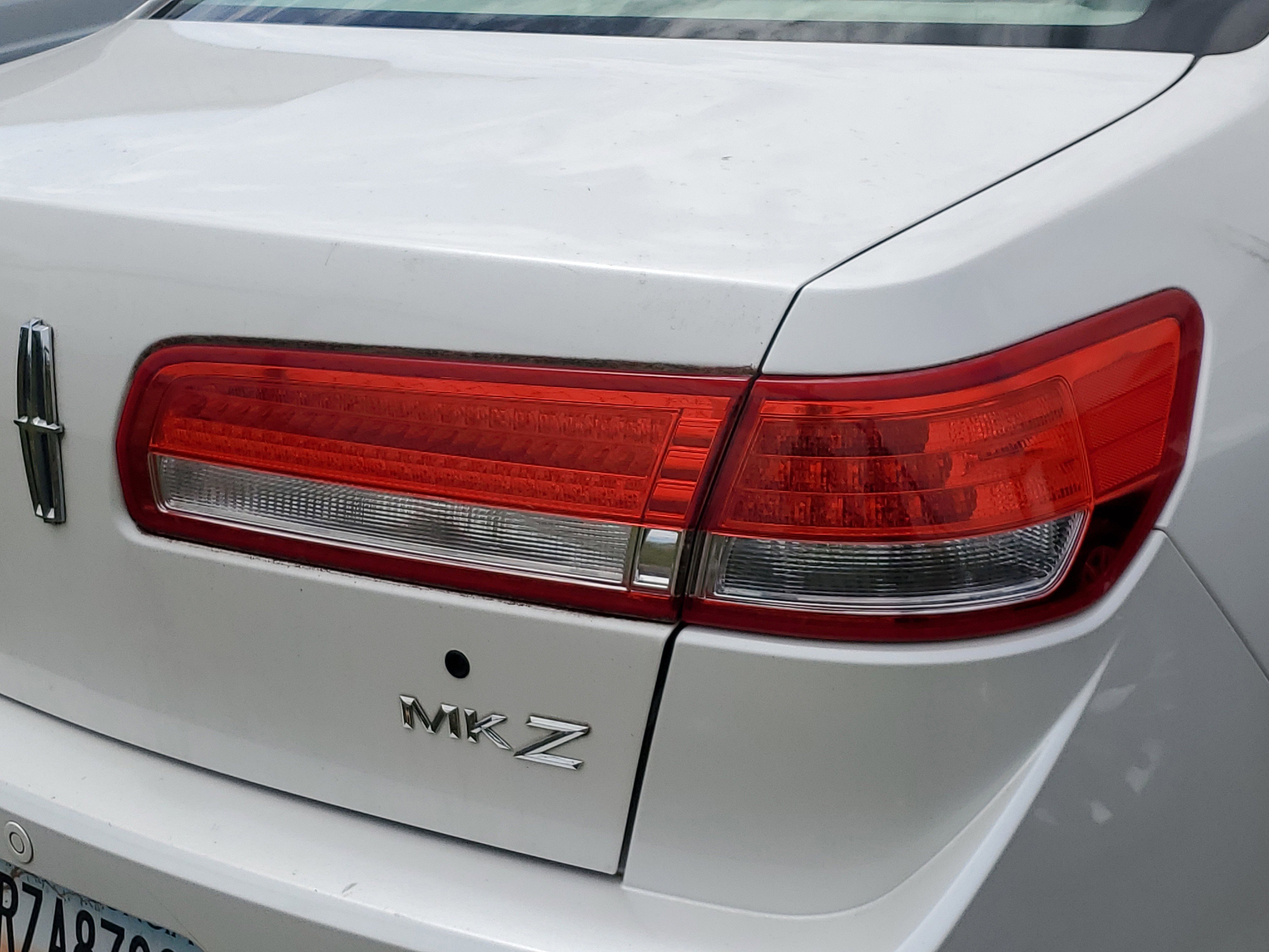 Used 2010 Lincoln MKZ FWD image 8