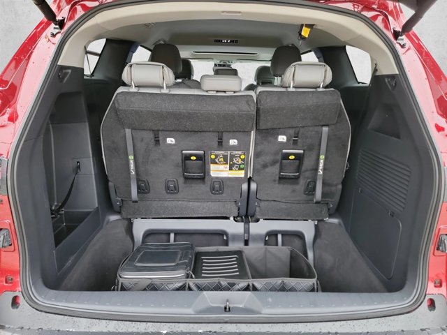 Used 2026 Toyota Sienna XLE FWD image 6