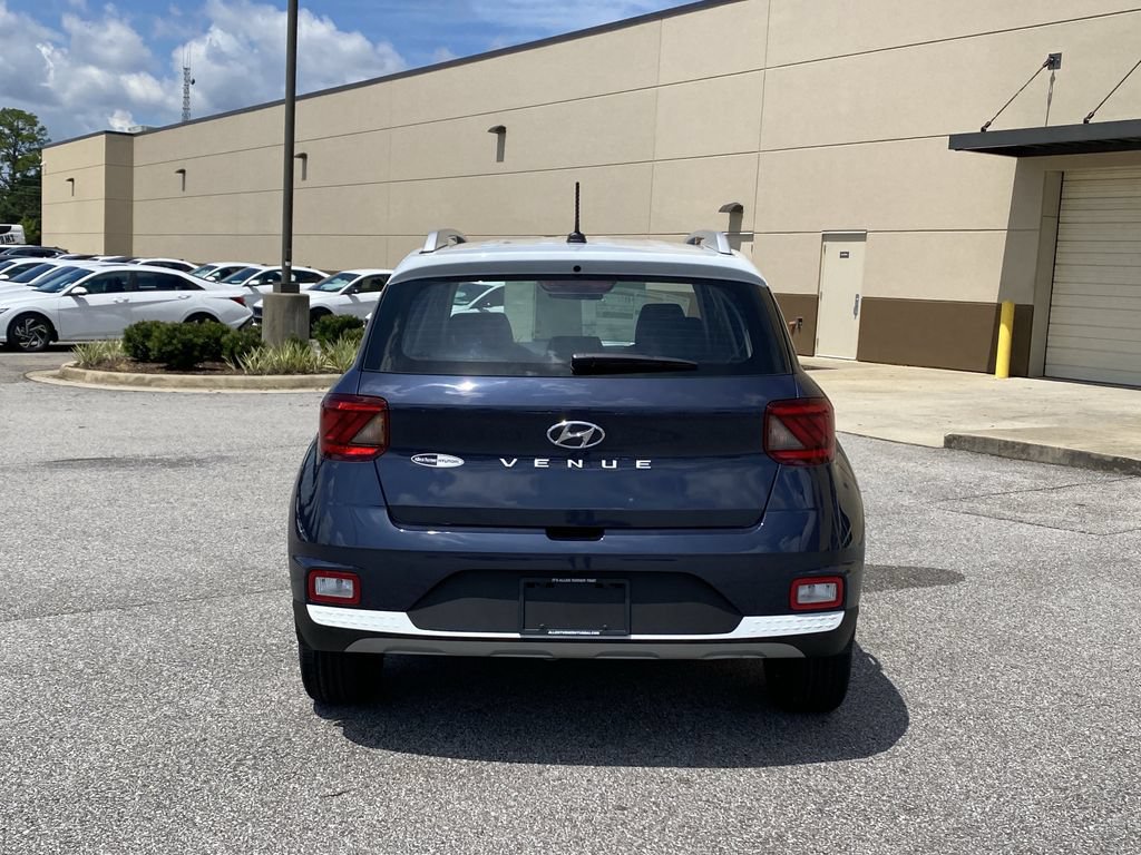 New 2026 Hyundai Venue SEL FWD image 7