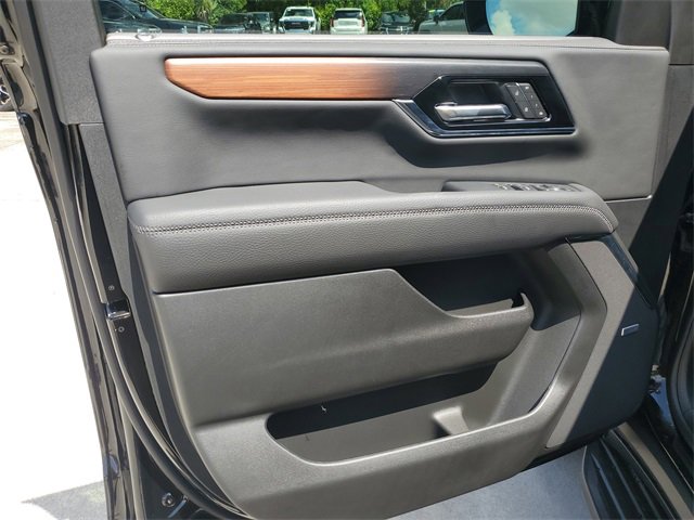 New 2025 GMC Yukon XL Denali w/ LPO, Illumination Package image 8