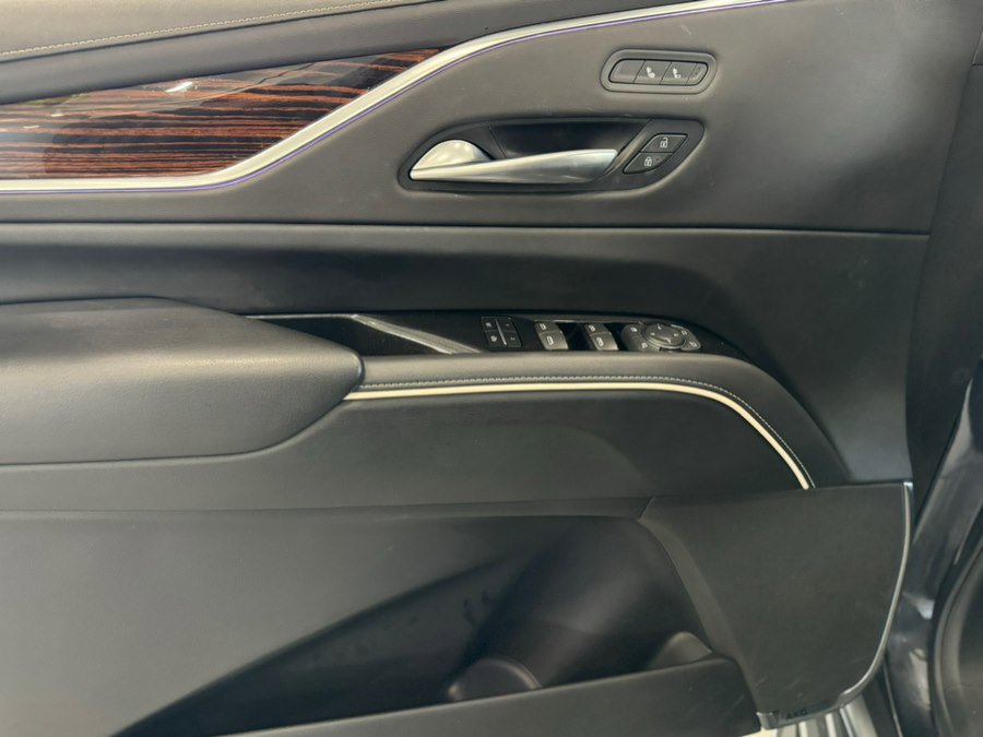 Used 2023 Cadillac Escalade ESV Luxury image 10