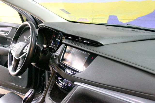 Used 2018 Cadillac XT5 Luxury w/ Driver Awareness Package AWD/4WD image 10