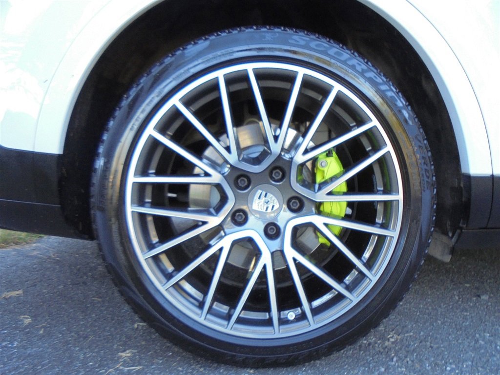 Used 2019 Porsche Cayenne E-Hybrid image 15