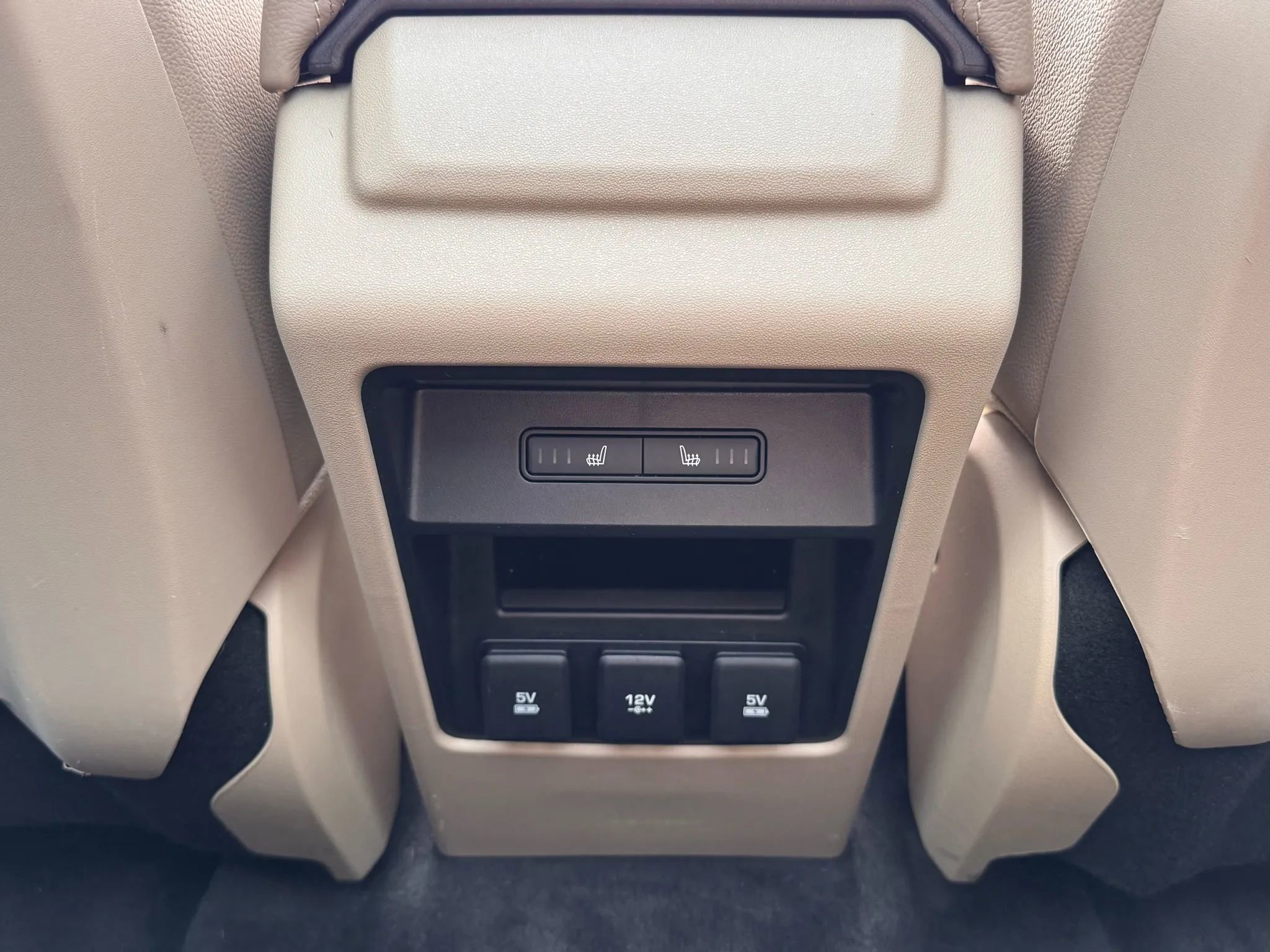 Used 2019 Land Rover Discovery Sport HSE image 18