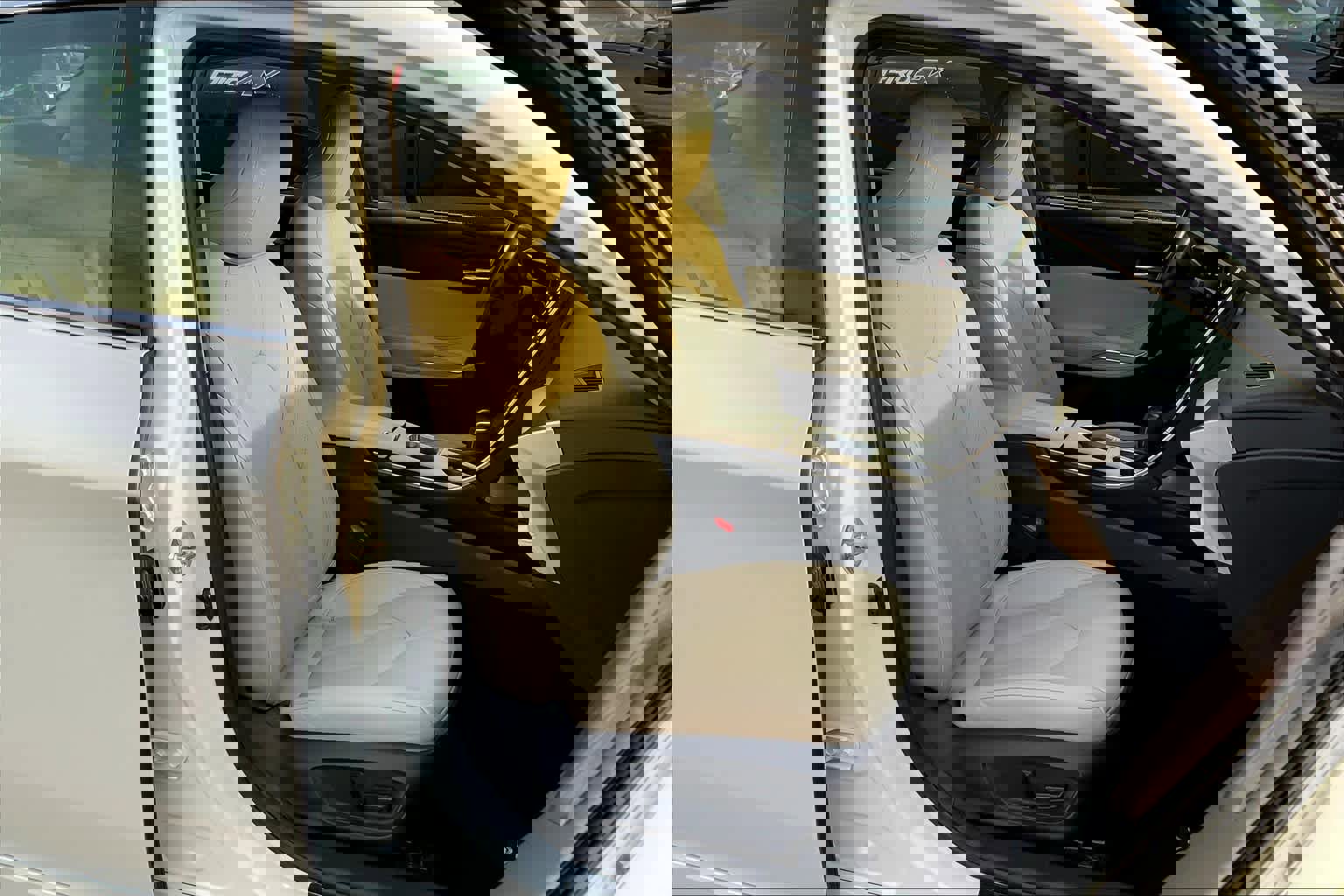 Used 2020 Toyota Avalon XLE image 8