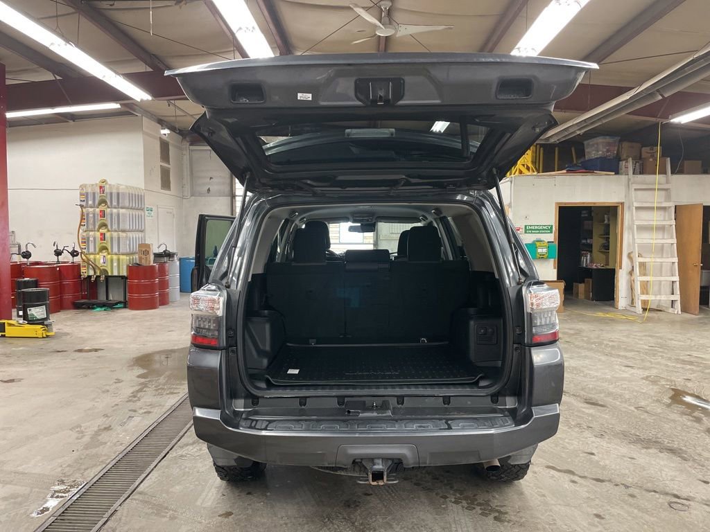 Used 2020 Toyota 4Runner SR5 image 28
