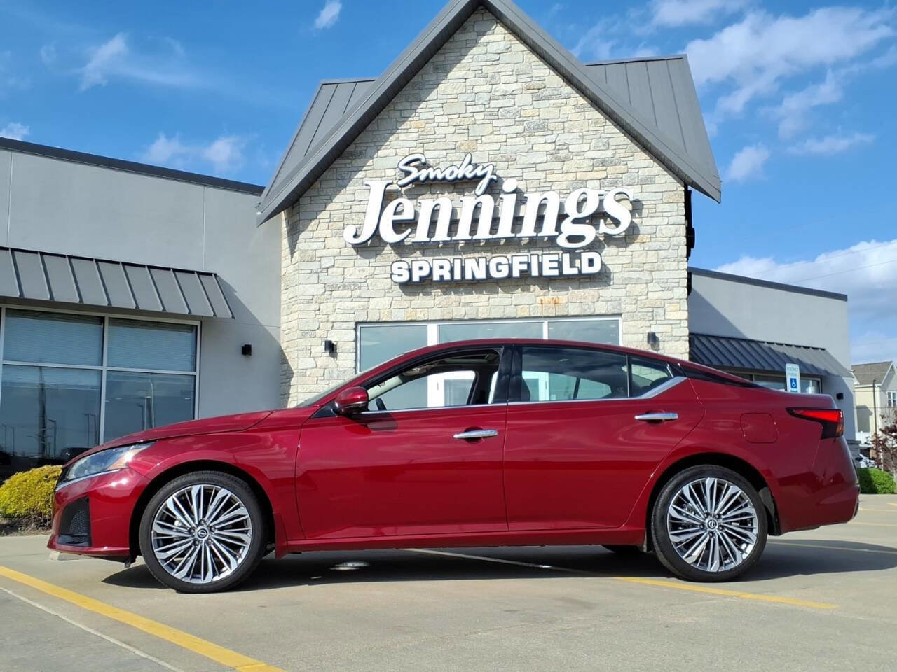 Used 2025 Nissan Altima 2.5 SL image 1