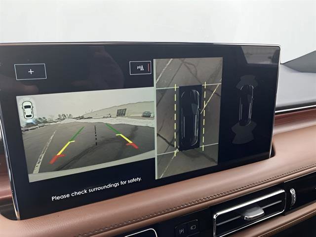 Used 2022 Lincoln Nautilus Reserve w/ Equipment Group 201A image 17