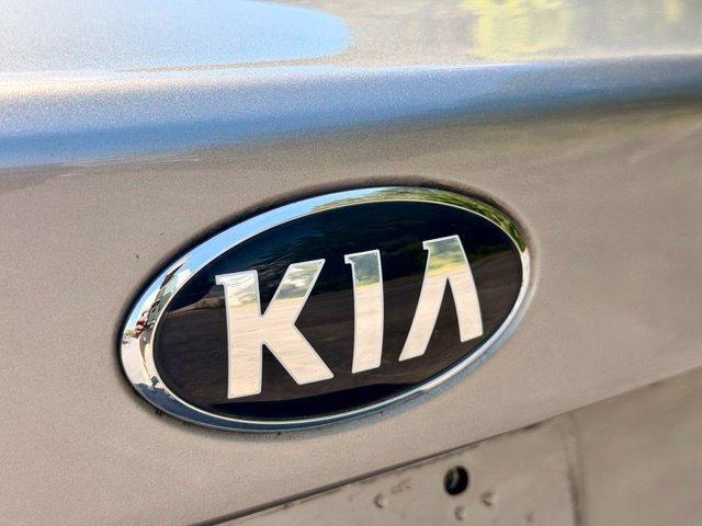 Used 2017 Kia Optima LX FWD image 16