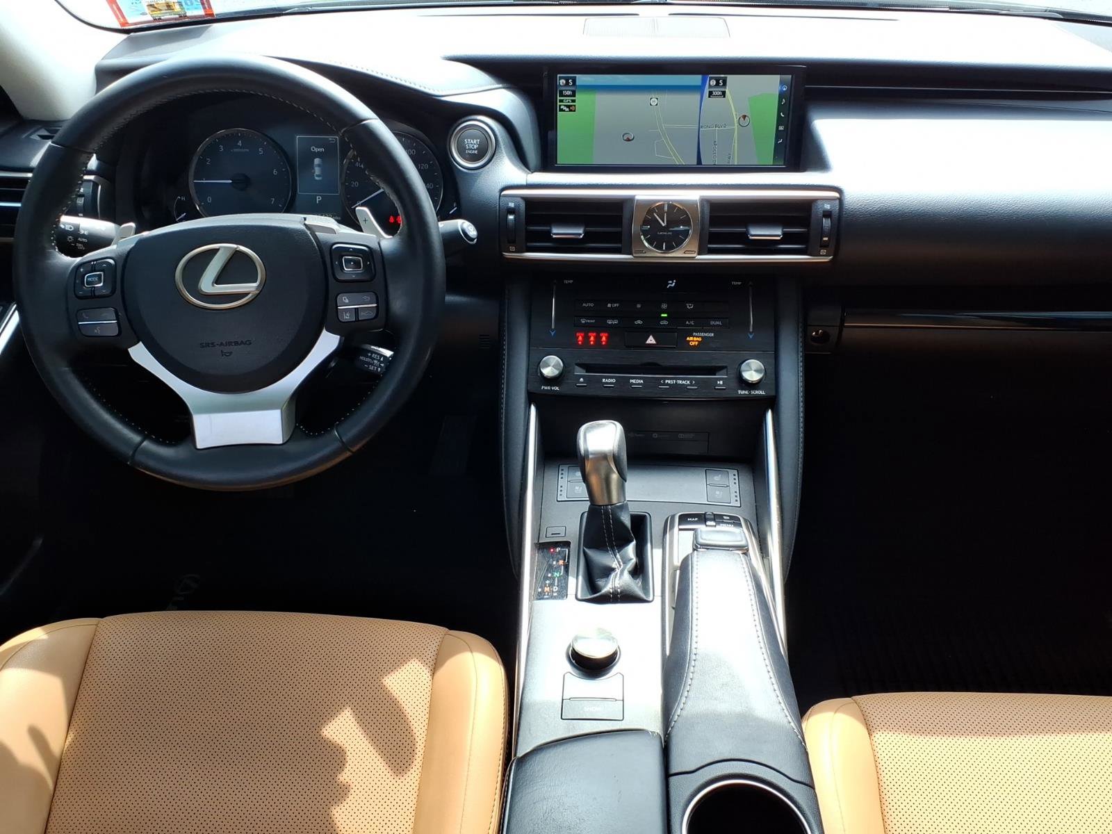 Used 2018 Lexus IS 300 AWD w/ Comfort Package image 5