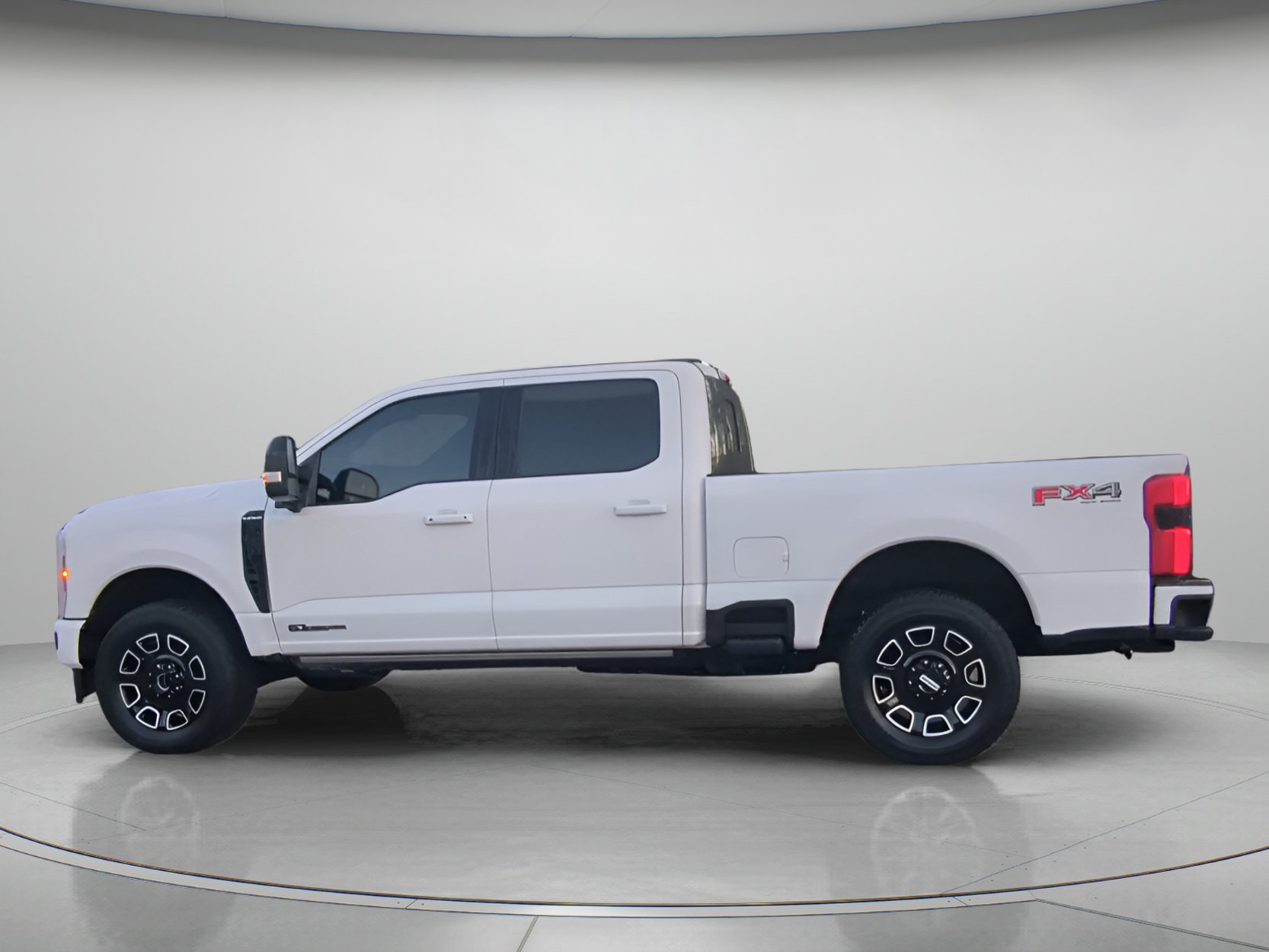 Certified 2025 Ford F250 Platinum w/ FX4 Off-Road Package AWD/4WD image 19