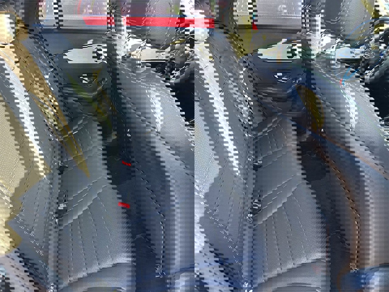 Used 2021 Mercedes-Benz GLC 300 image 6