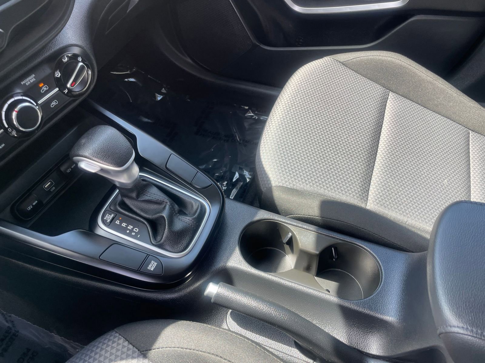 Used 2025 Kia Soul LX w/ LX Technology Package FWD image 41