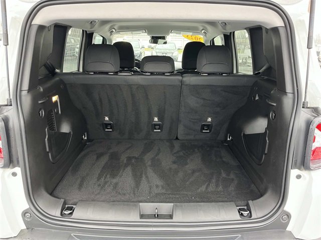 Used 2023 Jeep Renegade Latitude image 24