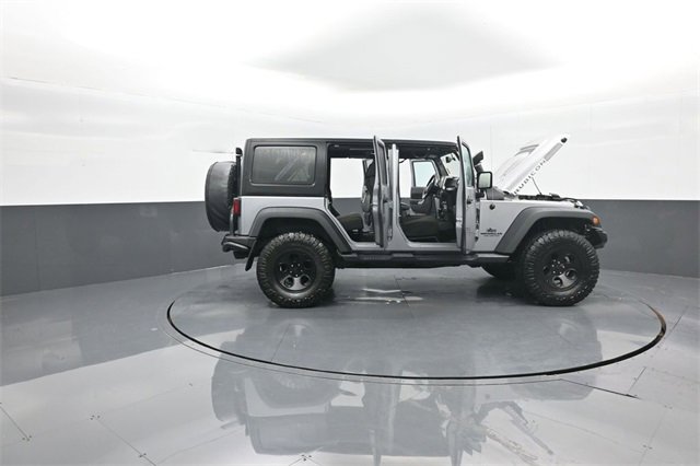 Used 2017 Jeep Wrangler Unlimited Rubicon w/ Connectivity Group image 36