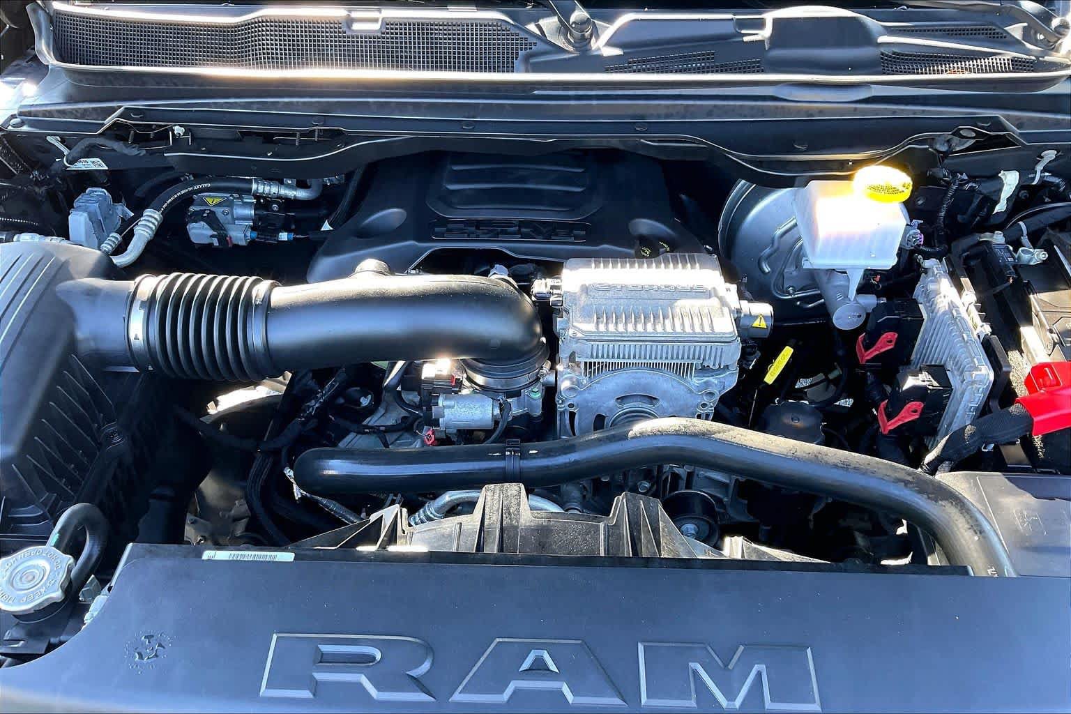 Used 2022 RAM 1500 Laramie AWD/4WD image 32