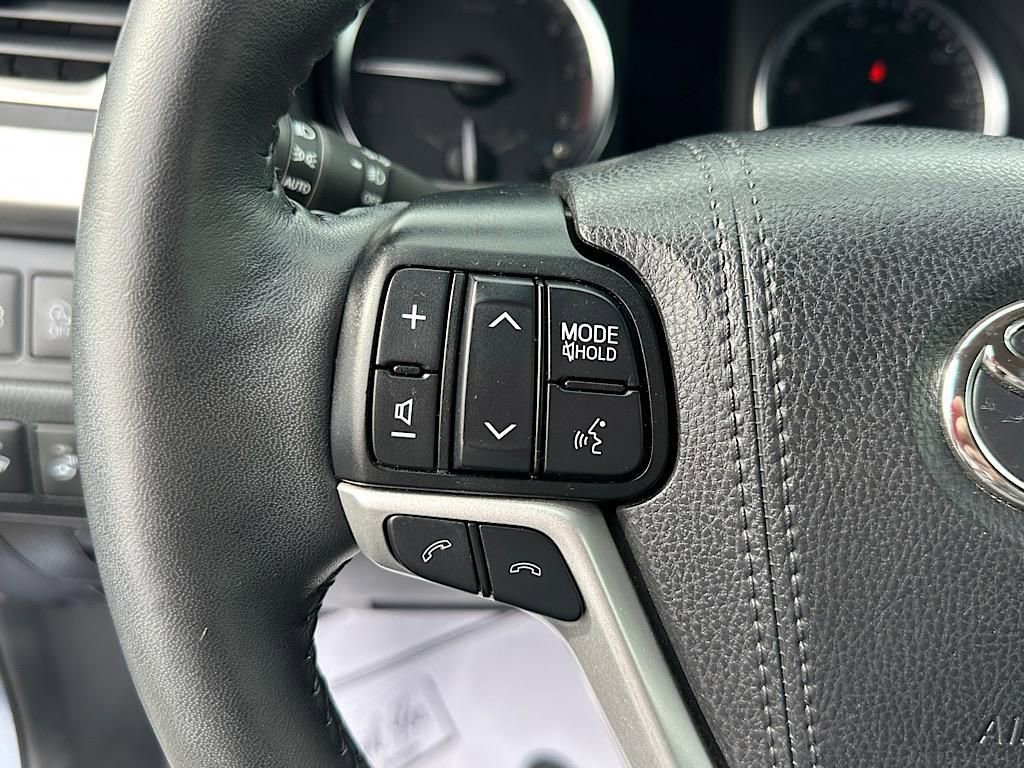 Used 2019 Toyota Highlander Limited Platinum image 25