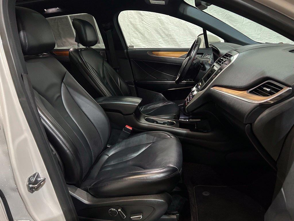 Used 2019 Lincoln MKC Select FWD image 36
