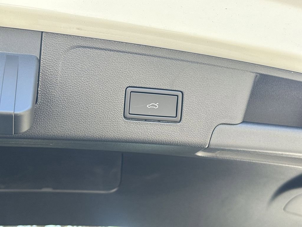 New 2026 Volkswagen Atlas Cross Sport SE image 25