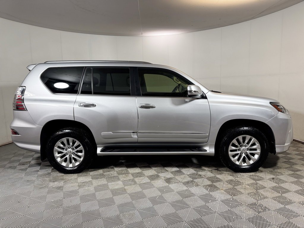 Used 2019 Lexus GX 460 image 6