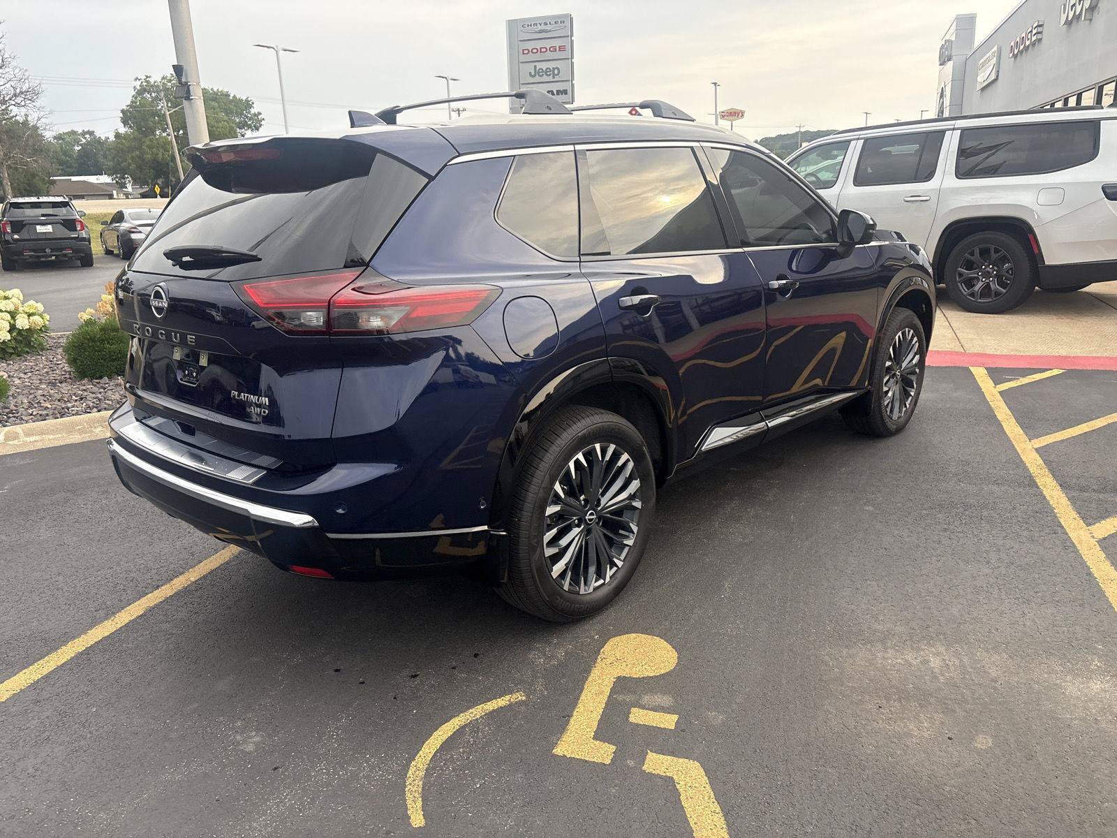Used 2026 Nissan Rogue Platinum w/ Platinum Premium Package AWD/4WD image 5