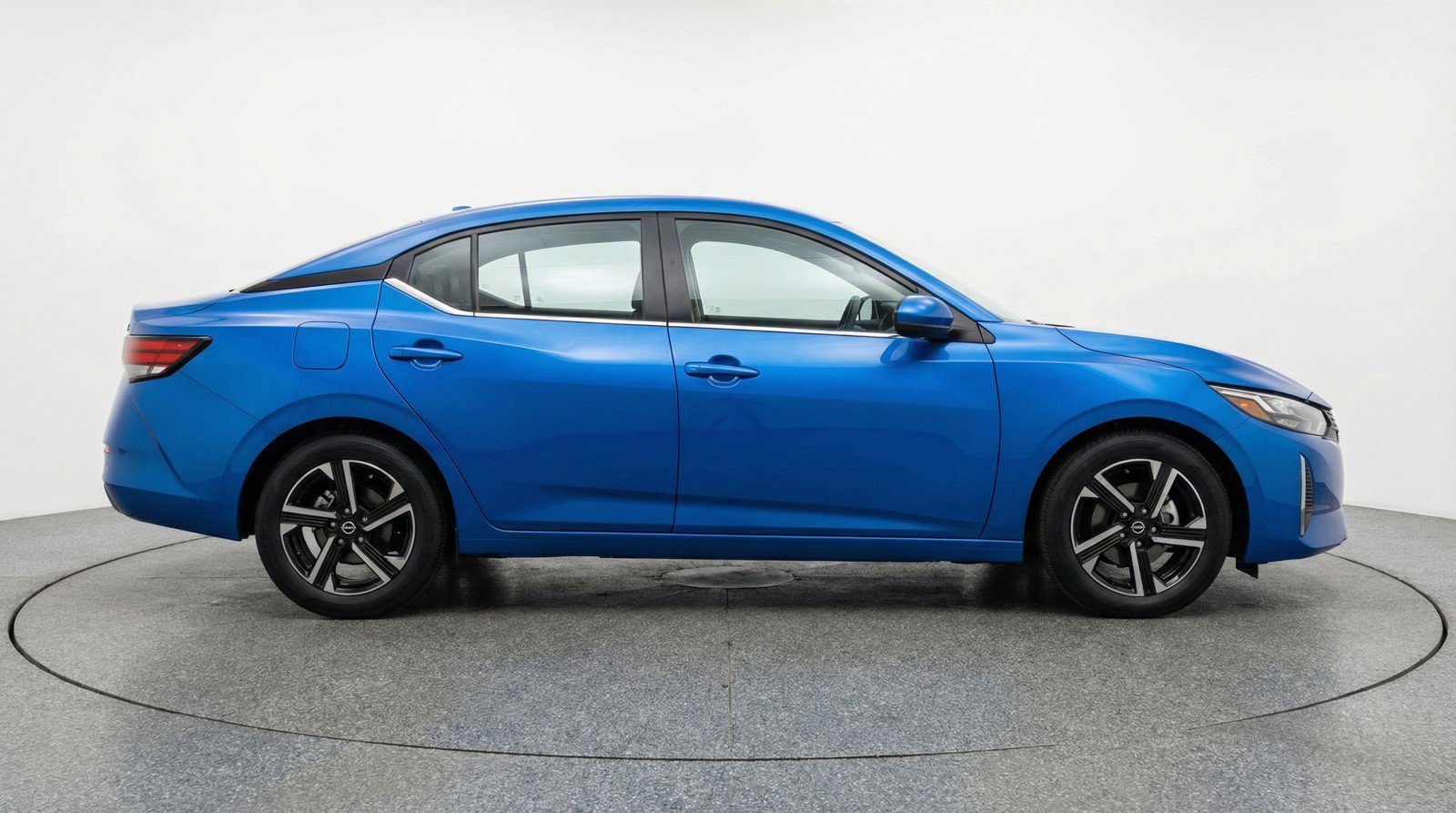 Used 2025 Nissan Sentra SV FWD image 11