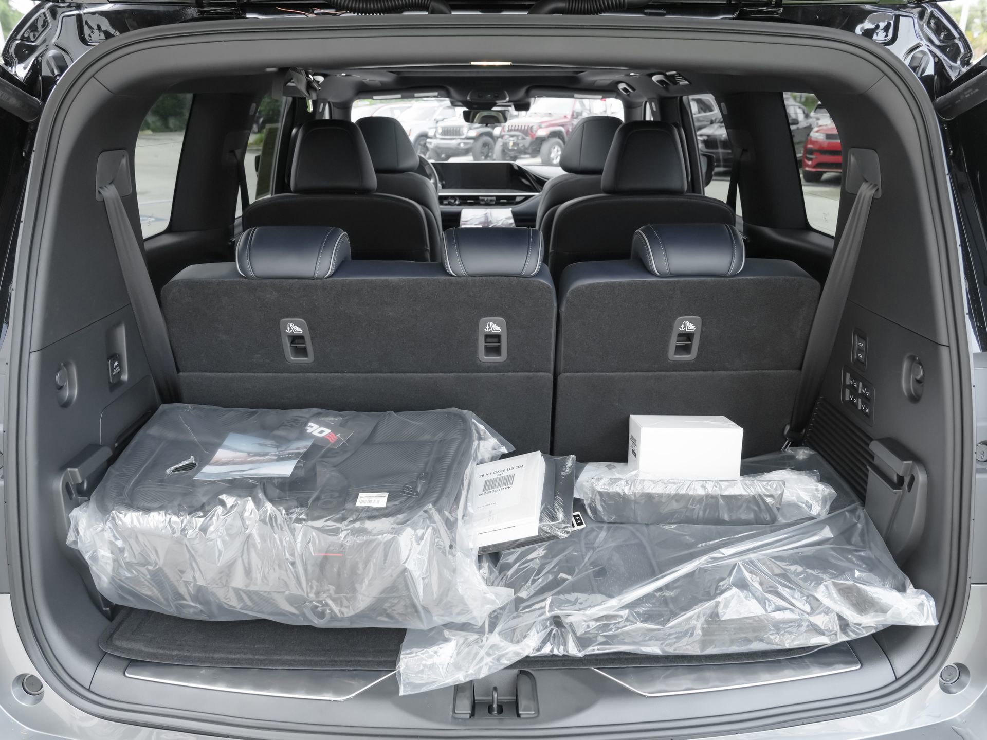 Certified 2026 INFINITI QX80 4WD w/ Sport Exterior Package image 41
