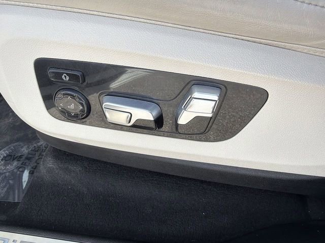 Used 2021 BMW X5 M50i w/ Executive Package image 21