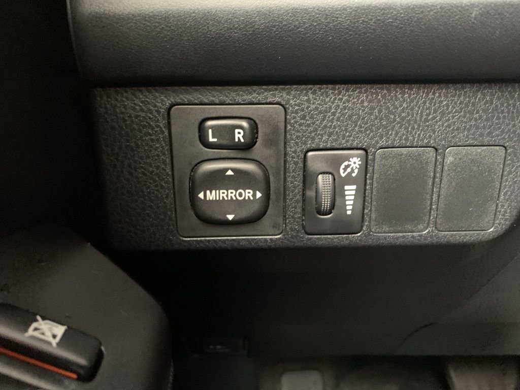 Used 2016 Toyota RAV4 LE image 17