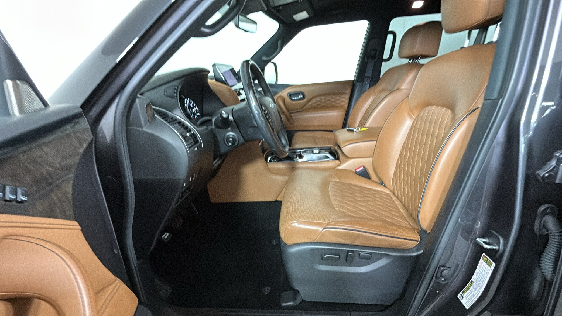 Used 2023 INFINITI QX80 Sensory w/ Cargo Package AWD/4WD image 14